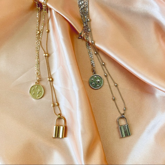 💕LAST ONE Lock Star Coin layered Necklace - Picture 5 of 10